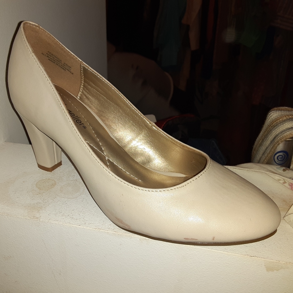 Beige pumps